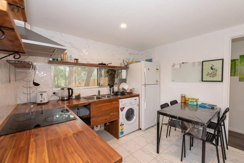 1 Private Double Room In Carramar 1 Sydney Exterior photo